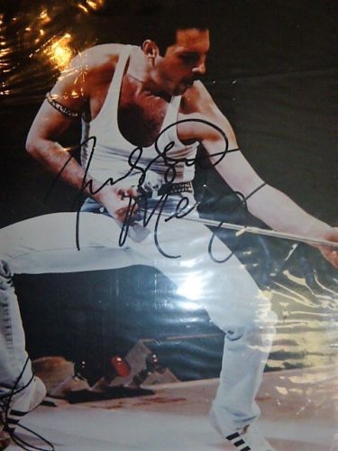 Le Top 5 des objets de collection Freddie Mercury les plus chers récemment vendus sur eBay ! 